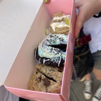 Crumbl - Chelsea - Bakeries Near Me - New York, New York