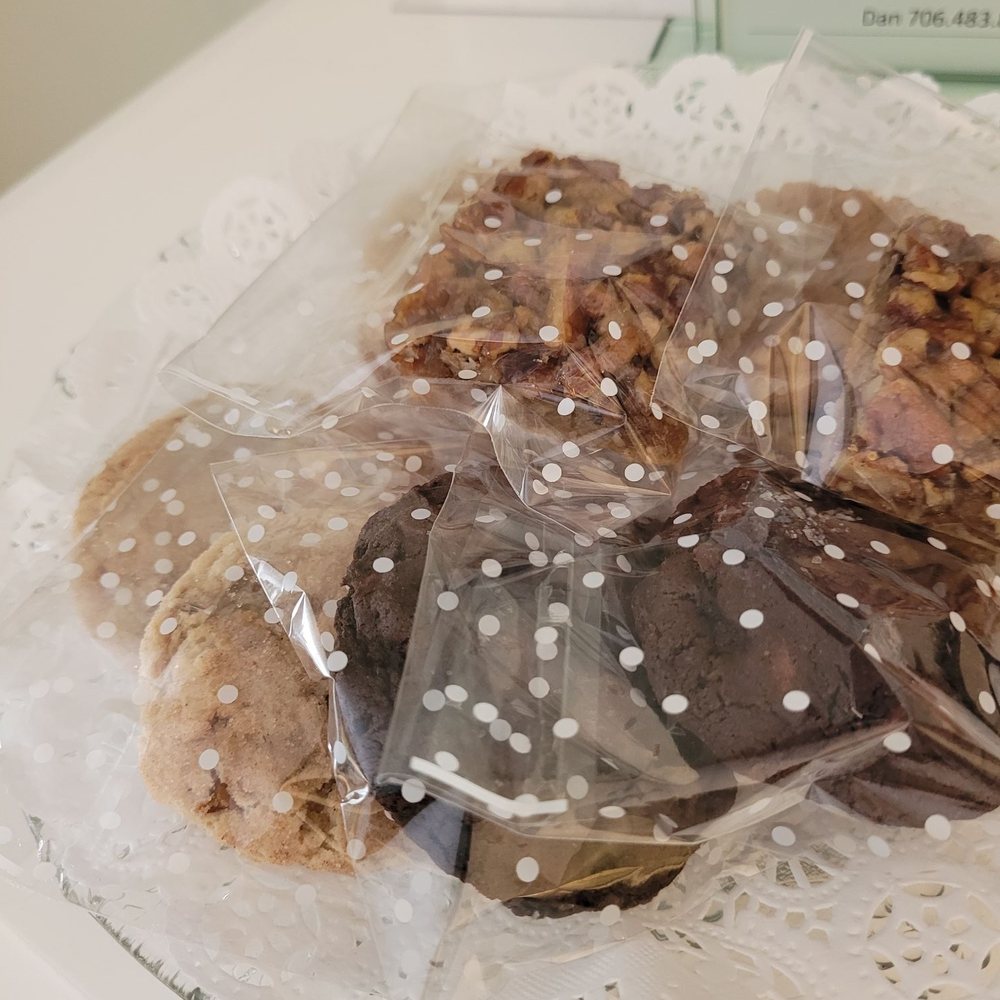 Pinecrest Bed & Breakfast - Daily fresh homemade cookies.. Yummy - Bed & Breakfast Near Me - Asheville, North Carolina Pinecrest Bed & Breakfast - Daily fresh homemade cookies.. Yummy - Bed & Breakfast Near Me - Asheville, North Carolina
