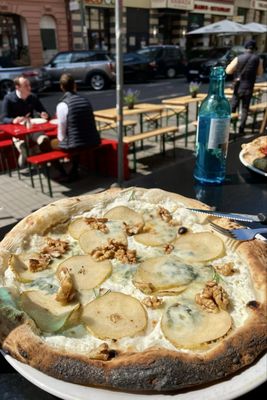 Pizzeria Montana by null