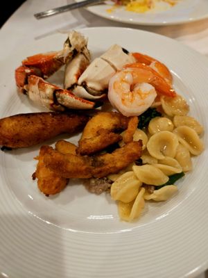 Water's Edge Centerport by null