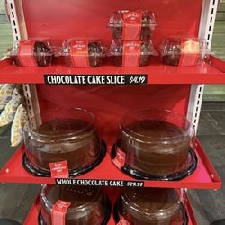 Portillo's Chicago - Addison - The Chocolate cake is the best