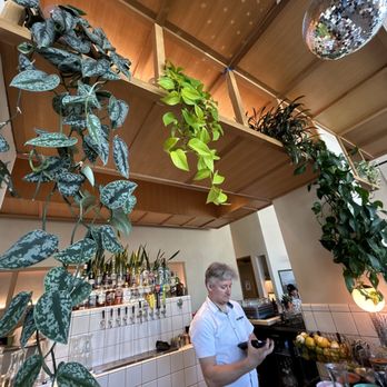 Two Hands - Cocktail Bars Near Me - Austin, Texas