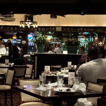 Pappadeaux Seafood Kitchen - Inside - Seafood Near Me - Phoenix, Arizona