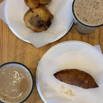 Chayakada Cafe - Unnakaya (bottom) and pazhampori (top) - Cafes Near Me - San Jose, California