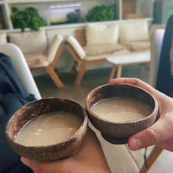 Kavahana - Coconut cups with coconut water