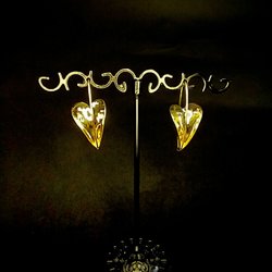 MTM Heavy Metals Fine Jewelry - 18ky Gold Anticlastic Heart Earrings