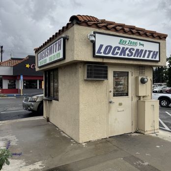 Key Zone Locksmith - Locksmith hut - Keys & Locksmiths Near Me - Canoga Park, California