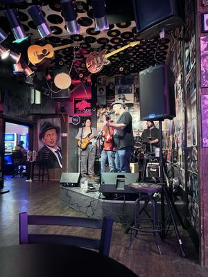 Montavilla Station by null