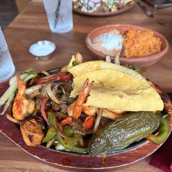 Rosa Madera - Shrimp steak and chicken fajitas - Mexican Near Me - Sacramento, California Rosa Madera - Shrimp steak and chicken fajitas - Mexican Near Me - Sacramento, California