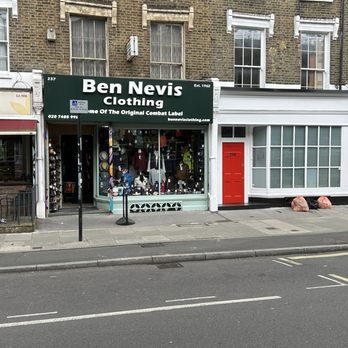Ben Nevis Clothing - Außenansicht - Uniforms Near Me - London, XGL Ben Nevis Clothing - Außenansicht - Uniforms Near Me - London, XGL