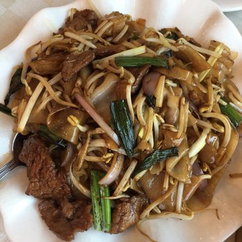 East Buffet & Restaurant - Beef Chow Fun Lunch Special - Buffets Near Me - Flushing, New York East Buffet & Restaurant - Beef Chow Fun Lunch Special - Buffets Near Me - Flushing, New York