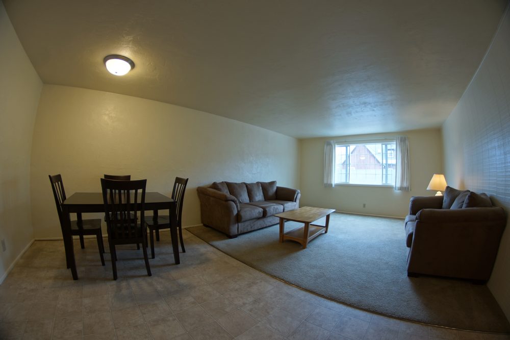 STUDENT MANOR APARTMENTS Updated September 2024 1442 E 18th Ave, Eugene, Oregon Apartments