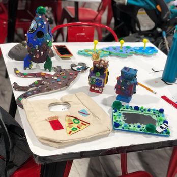 Craft Bar - Some of our creations that day from 3 yr old to grandmother - Art Classes Near Me - Woodland Hills, California Craft Bar - Some of our creations that day from 3 yr old to grandmother - Art Classes Near Me - Woodland Hills, California