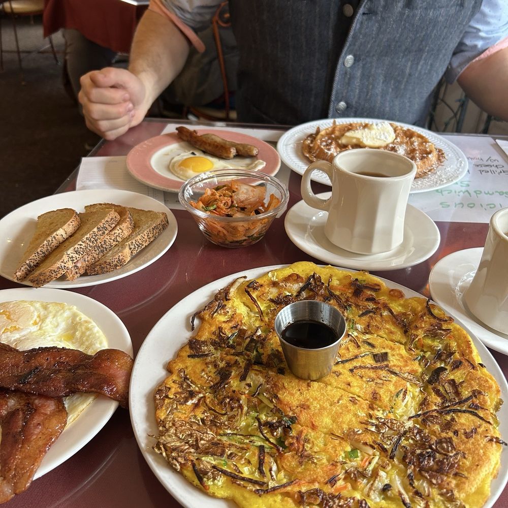Cameo Cafe - Bindaettok (Bin-Day-Tuck) Korean Pancake - Breakfast & Brunch Near Me - Portland, Oregon Cameo Cafe - Bindaettok (Bin-Day-Tuck) Korean Pancake - Breakfast & Brunch Near Me - Portland, Oregon