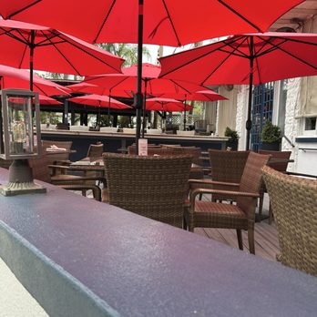 Pisces Rising - Outside seating - Seafood Near Me - Mount Dora, Florida
