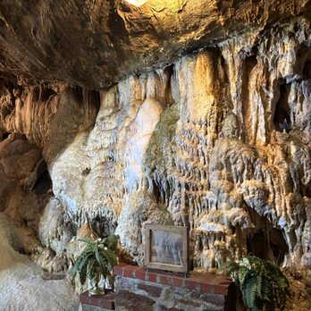 Lost River Caverns - Museums Near Me - Hellertown, Pennsylvania