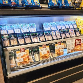 Cubbies Travel Center - Grab and Go - Travel Services Near Me - Titus County, Texas