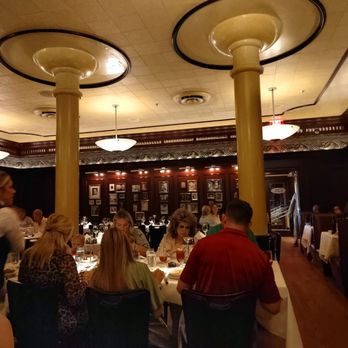 Pappas Bros. Steakhouse - Dining Area - Steakhouses Near Me - Dallas, Texas