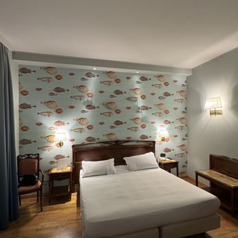 Hotel Continental Genova - Hotels & Travel Near Me - Genova, GE