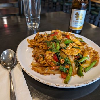 Moo Dang - Drunken noodle with chicken - Thai Near Me - Reno, Nevada