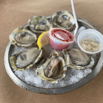L P Steamers - Raw oysters - Seafood Near Me - Baltimore, Maryland