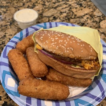 Super Burger - Chili burger and mozzarella sticks. Really good. - Burgers Near Me - Clovis, California