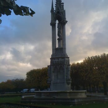 Square Jean XXIII - Parks Near Me - Paris, 75
