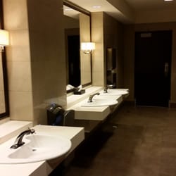 Nordstrom - Saint Louis - Clean restroom