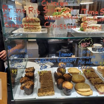 Grow Kitchen and Cafe - a display case of food - Cafes Near Me - Niagara-on-the-Lake, Ontario Grow Kitchen and Cafe - a display case of food - Cafes Near Me - Niagara-on-the-Lake, Ontario
