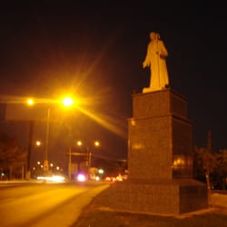 Parque Colón - Estatua de San Bernardo