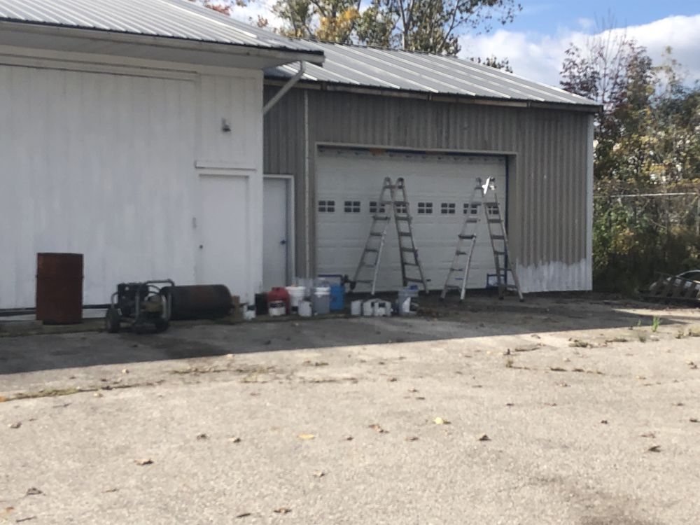 Slide of R&R Handy Services