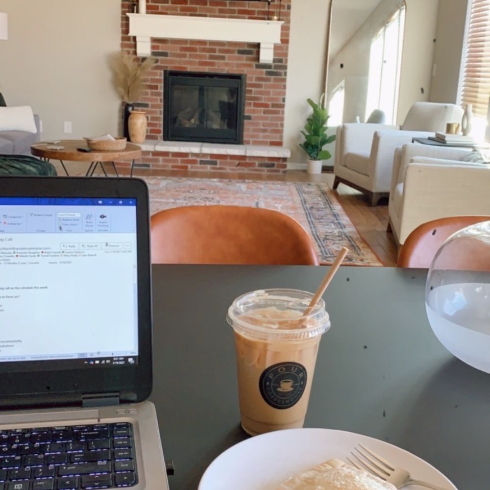 Pour Coffeehouse - Cinna honey latte and GF brown sugar pop tart - Coffee & Tea Near Me - Olathe, Kansas Pour Coffeehouse - Cinna honey latte and GF brown sugar pop tart - Coffee & Tea Near Me - Olathe, Kansas