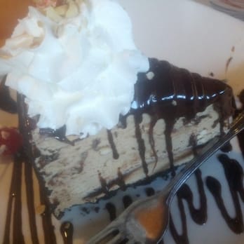 Islands Restaurant - Such good Kona ice cream pie - Burgers Near Me - Burbank, California