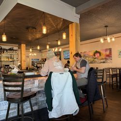 Eclectic Bar and Grill - Decor