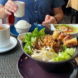 Pad Thai - Bo bun et okay de crevettes au curry et lait de coco
