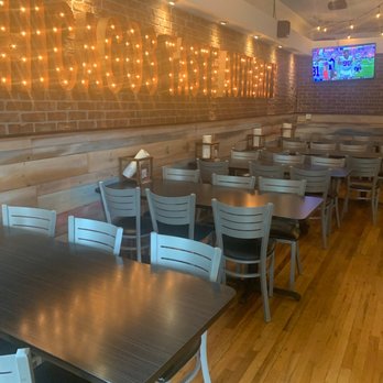 Chicago's Taste Authority - Minneapolis - Interior - Pizza Near Me - Minneapolis, Minnesota