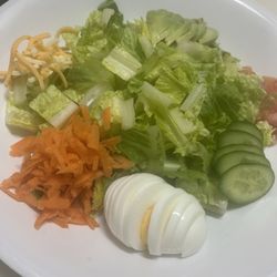 Valley Grill - Chicken Cobb salad