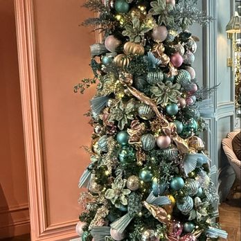 Sadelle's - Beautiful tree - Breakfast & Brunch Near Me - Las Vegas, Nevada