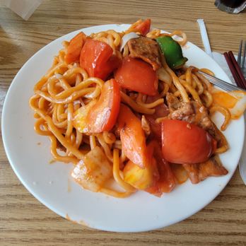 Hunan Yuan - Tomato Beef Chow Mein - Chinese Near Me - Oakland, California