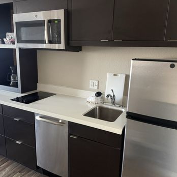 Fairfield by Marriott Inn & Suites Kansas City Airport - Hotels Near Me - Kansas City, Missouri