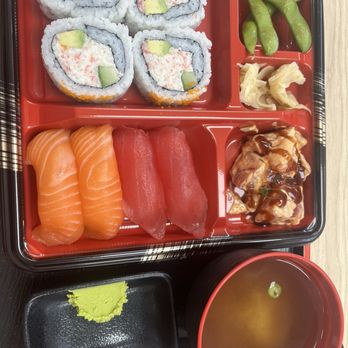 Domo Cafe Pearl Kai - A5 California Roll, Ahi and Salmon sushi bento - Sushi Bars Near Me - Aiea, Hawaii Domo Cafe Pearl Kai - A5 California Roll, Ahi and Salmon sushi bento - Sushi Bars Near Me - Aiea, Hawaii