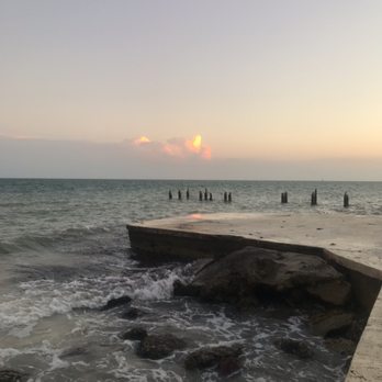 Seaside Cafe - Ambiance by mother nature - Pizza Near Me - Key West, Florida Seaside Cafe - Ambiance by mother nature - Pizza Near Me - Key West, Florida