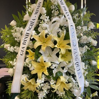Bolsa Florist - Funeral Spray wreath - Florists Near Me - Westminster, California