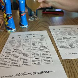 Island Bar & Grill - Bingo party starter