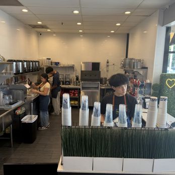 Ding Tea - Nice staff. - Coffee & Tea Near Me - Los Angeles, California