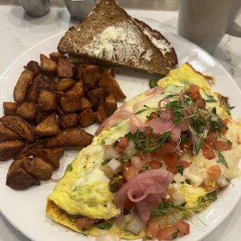 SweetDiner - Birria Omelette - Diners Near Me - Milwaukee, Wisconsin