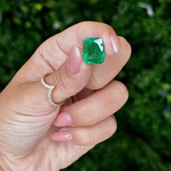 Sky Diamonds - Emerald 8.5ct custom jewelry