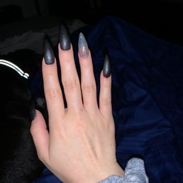 Beautiful, even length, perfectly shaped, evenly applied gel up to the very edges of the nails Beautiful, even length, perfectly shaped, evenly applied gel up to the very edges of the nails