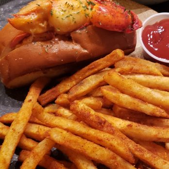 Capri Seafood - Hot buttered lobster roll - Seafood Near Me - Providence, Rhode Island