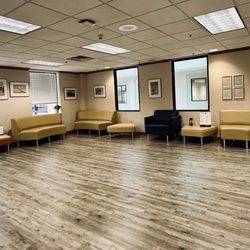 Midhudson Regional Hospital - Reception area and seating